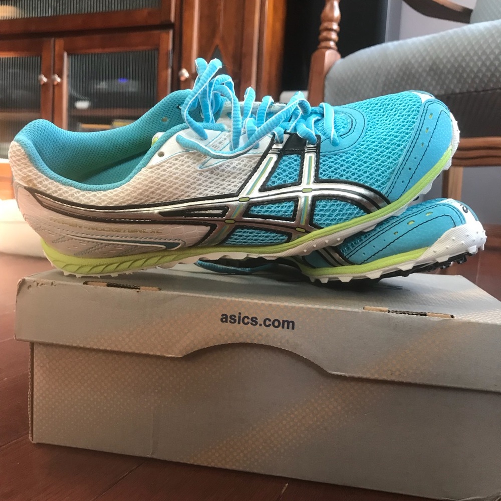 NWOT Hyper rocket Girl XC spikes